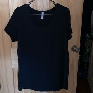 Solid black 🖤 LLR Classic T